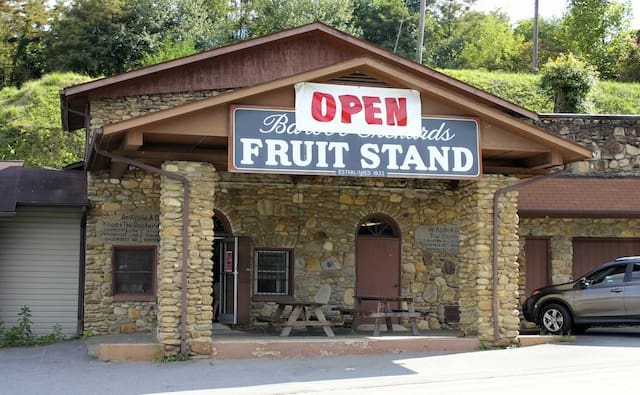 Barber Orchard Fruitstand