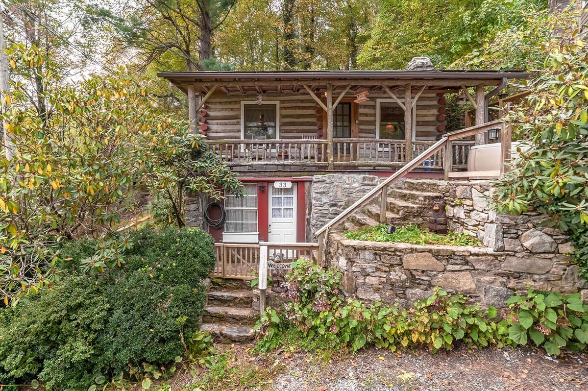 romantic-hickory-nut-lodge