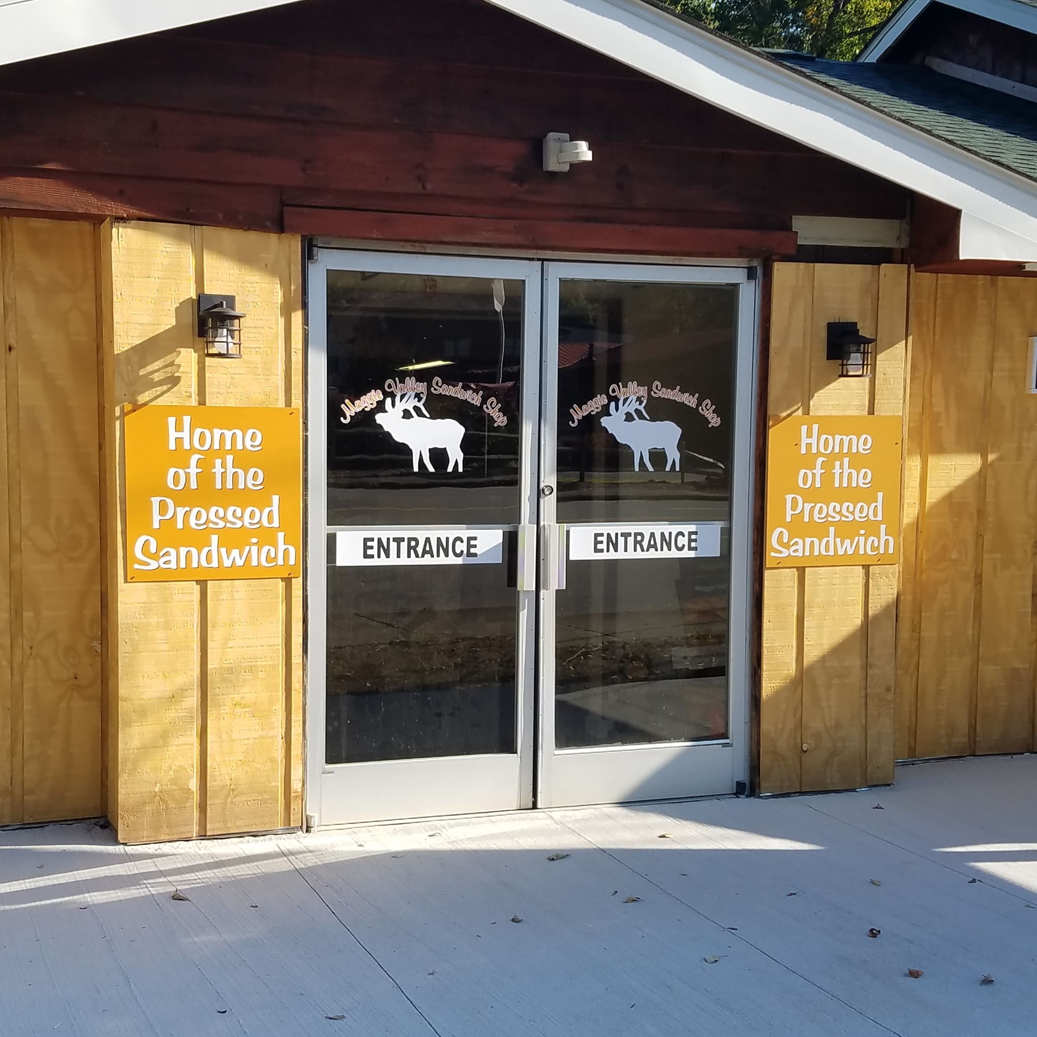 maggie-valley-sandwich-shop-front