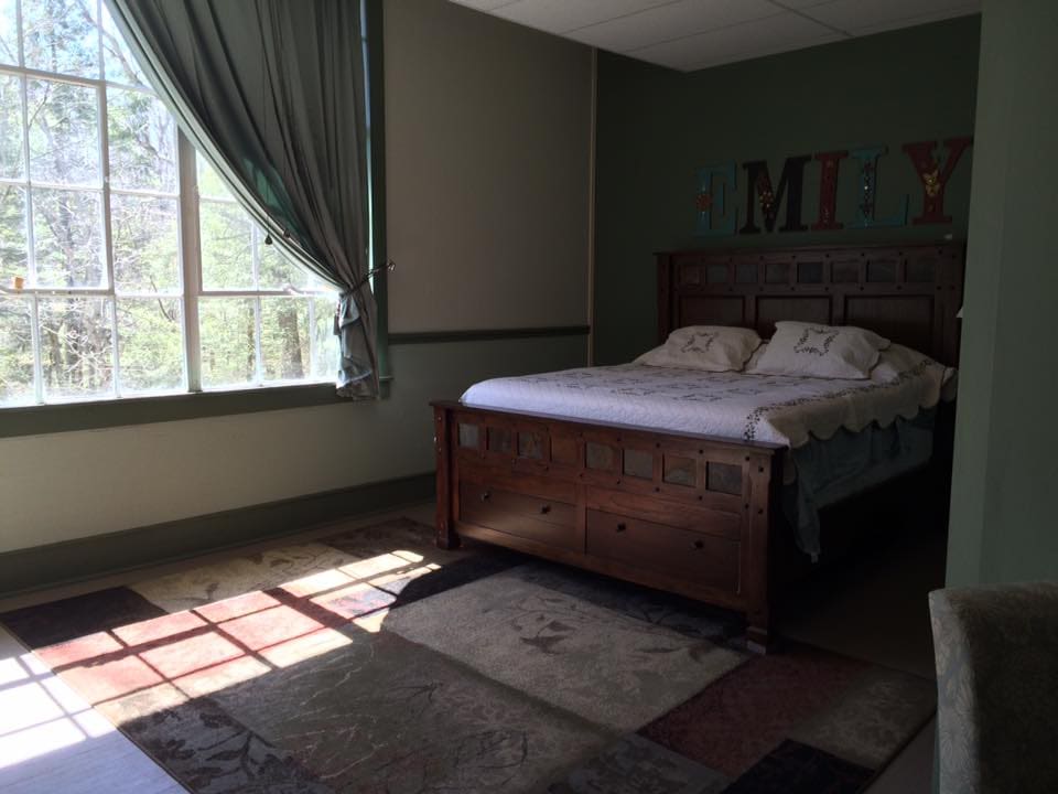blissful-bear-room