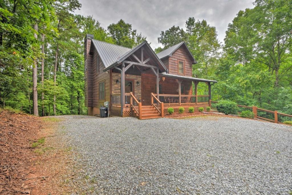 lightning-bug-lodge-front