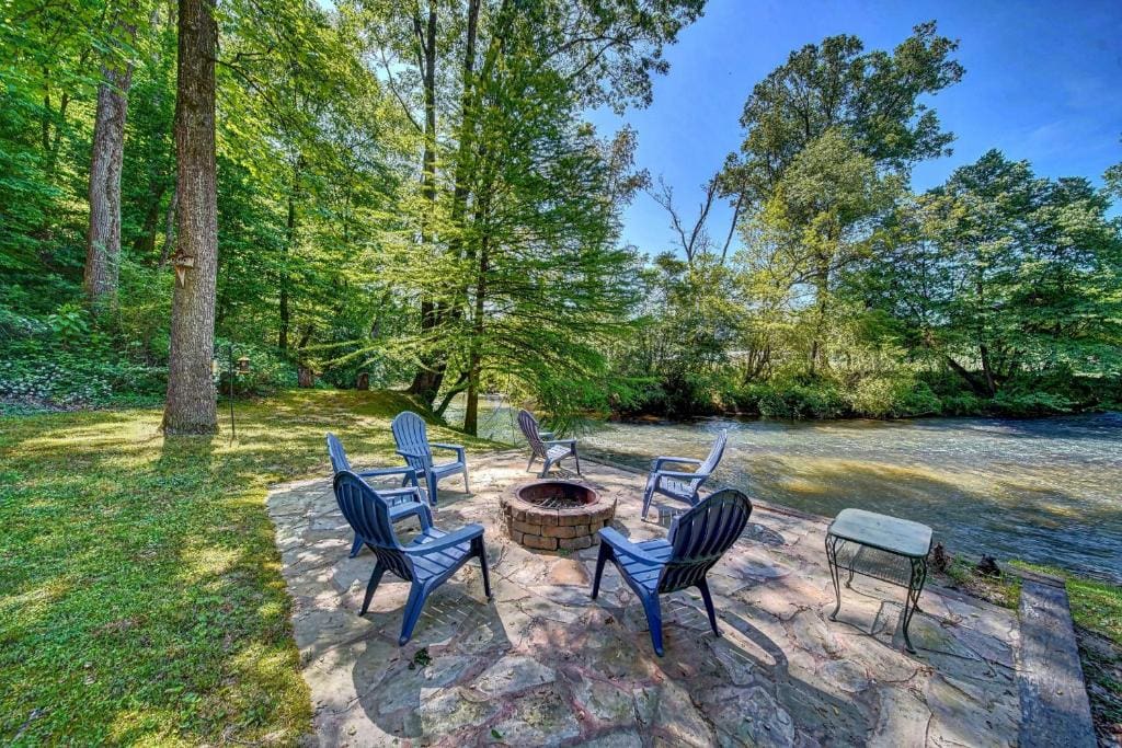 mountain-river-retreat-outdoor