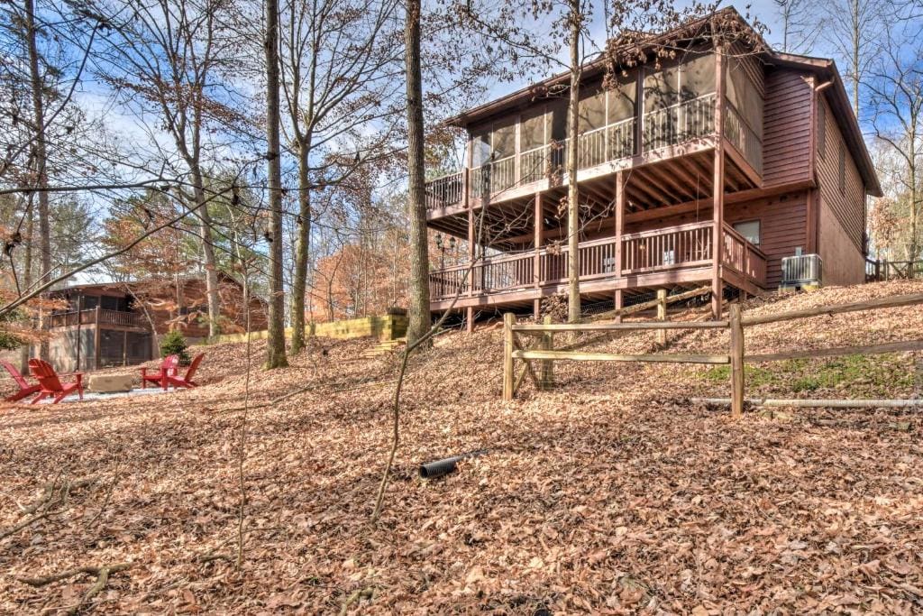 resort-cabin-outdoors