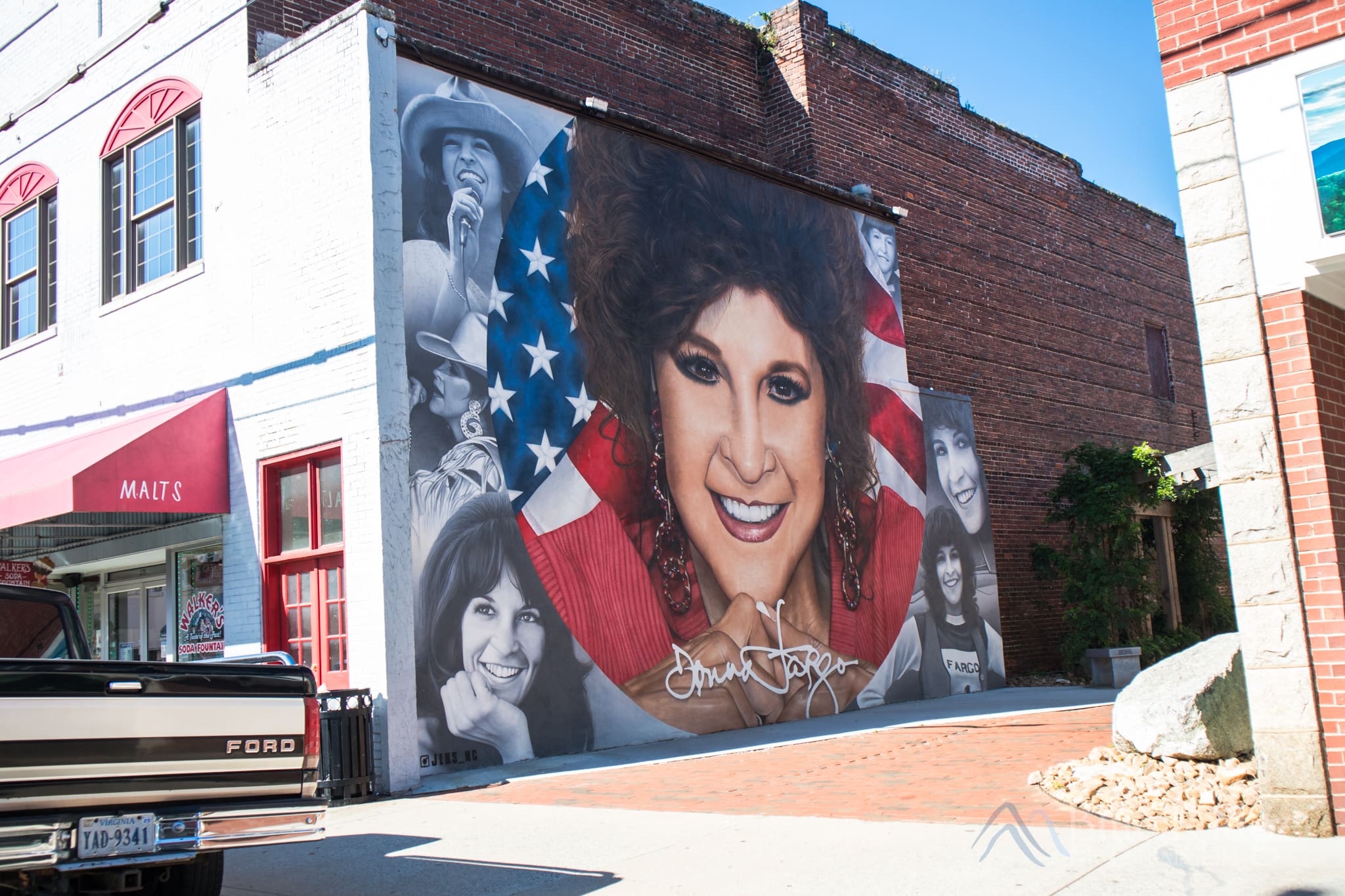 Donna Fargo Mural Mount Airy NC Donna Fargo Mural Mount Airy NC