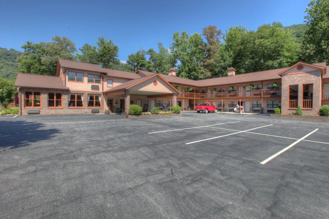 Jonathan Creek Inn and Villas in Maggie Valley NC